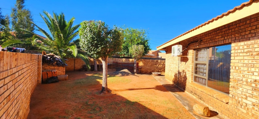 3 Bedroom Property for Sale in Hillcrest Northern Cape